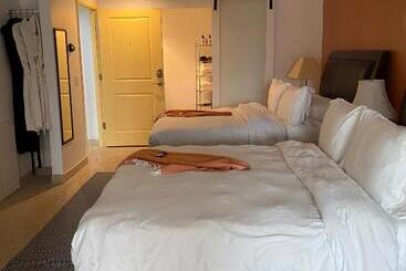 Отель Pikes Peak Paradise Bed And Breakfast