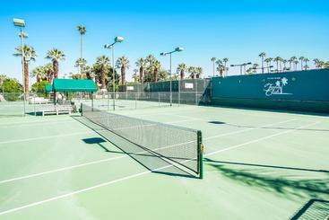 استراحتگاه Palm Springs Tennis Club