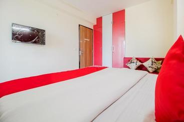 هتل Oyo 64195 Aryans Accommodations
