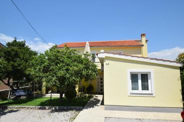 آپارتمان‌های توریست‌ها Apartment Nikolic