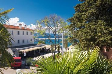 آپارتمانهای توریستها Apartments Ivona