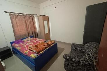 Majatalo Professionals Pride Pg