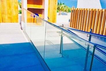 هتل Vacanzy Urban Boutique Adults Only