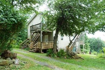 דירות לתיירים Mountain_roots_lodging