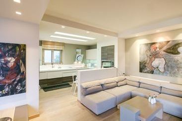 Spectacular Modern Art Villa With Private Pool