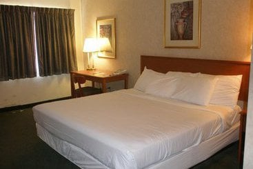 فندق Clarion Inn