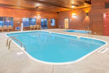 酒店 Days Inn By Wyndham Pontoon Beach