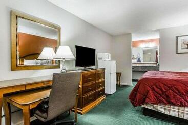 هتل Econo Lodge Inn & Suites Enterprise