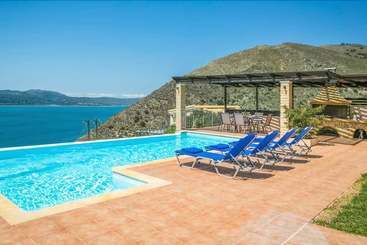 דירות לתיירים Villa Erato