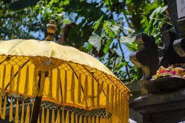 펜션 Sayan Romantis Guest House