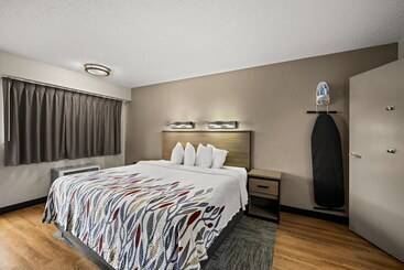 בית מלון כפרי Red Roof Inn Detroit  Royal Oak/ Madison Heights