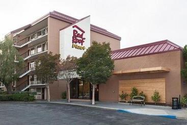 هتل Red Roof Inn Plus+ San Francisco Airport