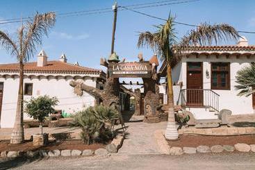 هتل La Casa Nova Hostel