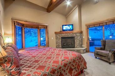 Soaring Eagle Chalet