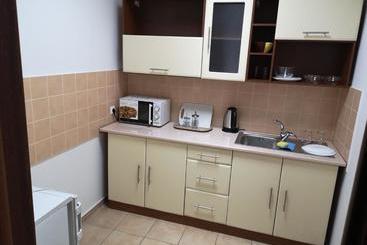 هاستل Academ House