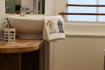 Coastal Escape Sandgate