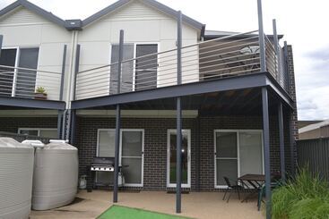 游客公寓 Waterview   2 Doc Crt