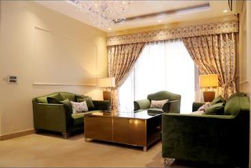 تختخواب و صبحانه The Ivy House