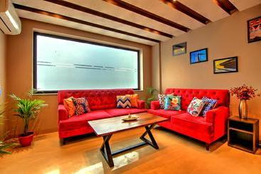 هتل Artisian Rooms