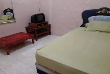 هتل Spot On 2846 Kost Faza