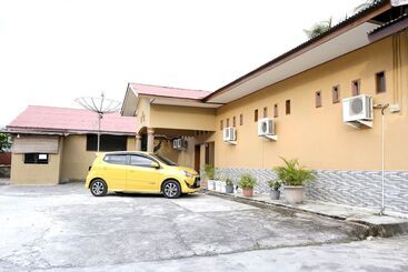 هتل Spot On 2766 Kezia Kost