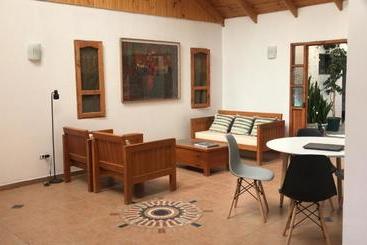 پانسیون Hostal Casa 95