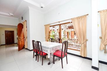 هتل Spot On 2618 Jepara Guest House