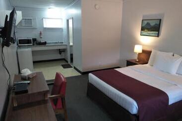 Sundowner Motel