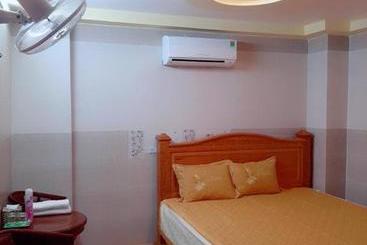 تختخواب و صبحانه Nhà Nghỉ Xuân Lan Cần Thơ