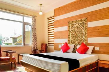 Hotel Capital O 63908  Pearl Continental