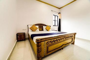 هتل Spot On 63858 Jay Gurudev Homestay