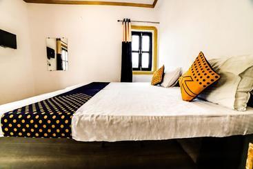 هتل Spot On 63858 Jay Gurudev Homestay