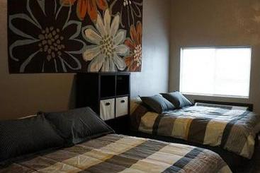 هتل Riverfront Studio Suites