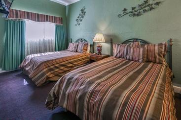 هتل Rose Garden Inn