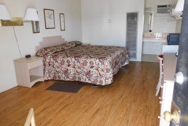 Royal Host Motel