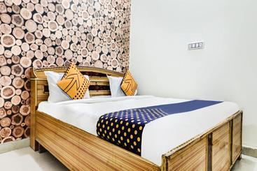 هتل Spot On 65115 Sagar Villa