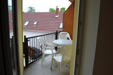 تختخواب و صبحانه Guest House Silatti   Apartments