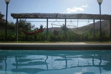 Sezar Hotel Qeparo