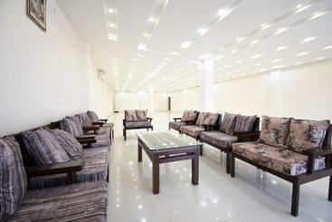 ホテル Parjaat Residency