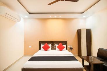 هتل Capital O 67322 Aastha Krishna Niketan