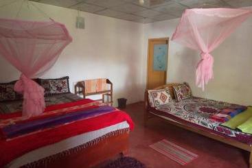 تختخواب و صبحانه Kavishka Guest House