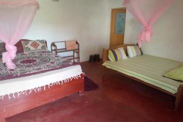 تختخواب و صبحانه Kavishka Guest House
