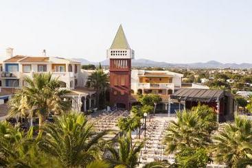 هتل Blau Punta Reina Junior Suites