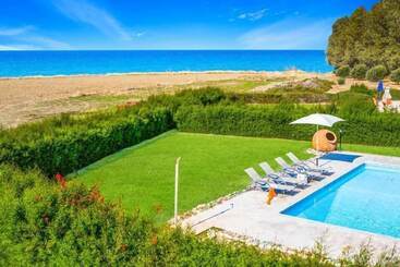 آپارتمانهای توریستها Villa Dimitris Blue Bay