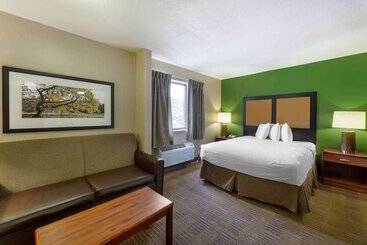 هتل Extended Stay America Suites  Cleveland  Great Northern Mall
