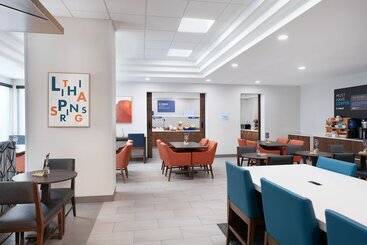 فندق Holiday Inn Express Atlanta West   Theme Park Area, An Ihg