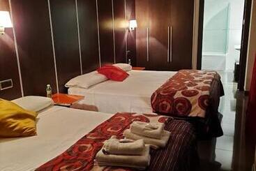 هتل Hostal Alcalá Del Jucar