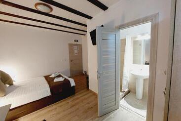 تختخواب و صبحانه Confort Inn