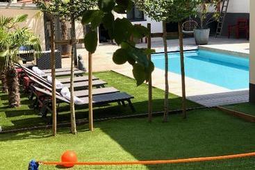 تختخواب و صبحانه Villa Parisiata