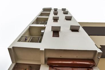 هتل Oyo 69507 Royal King Inn